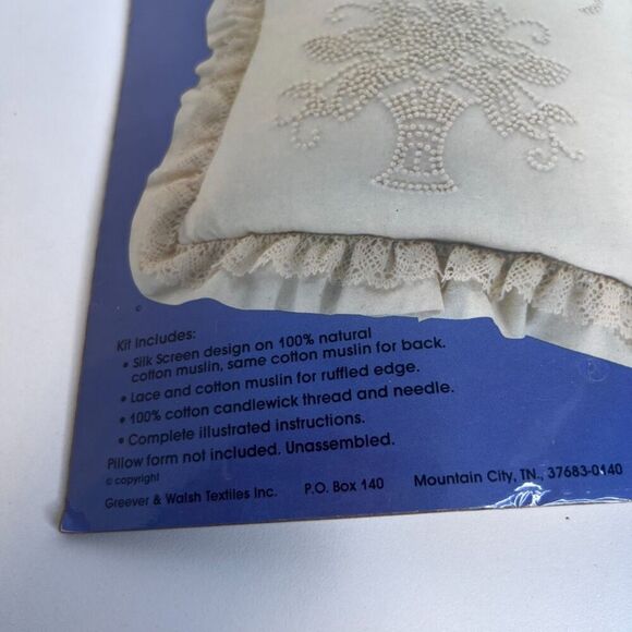 Colony Collection Candlewick Pillow Bow of Roses I Needlecraft Kit NEW VTG Craft - Picture 5 of 6